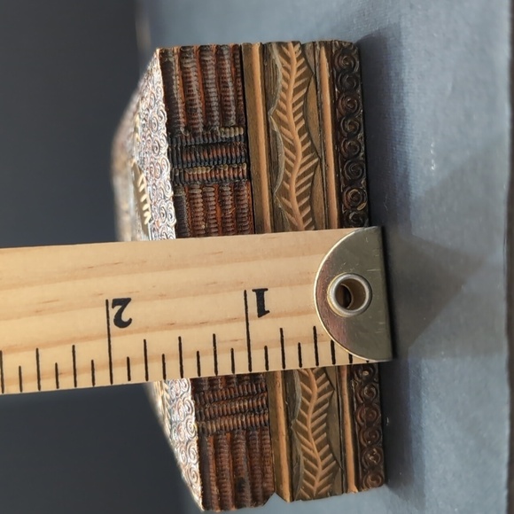 VGT,Beautiful Intricately Carved Wooden Jewelry /Trinket Box. - Picture 14 of 14